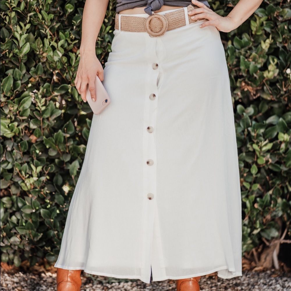 SOLD OUT ❌❌❌🆕IVORY MIDI SKIRT